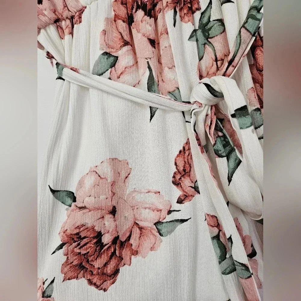 Everly Floral Peony Romper White Pink V-Neck Tie Waist Sleeveless Size Med NWT - Picture 4 of 6